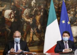 Conte sotto accusa, nel Pd  voci di un cambio di premier: ecco i nomi. 'La piazza gli darà la spallata'