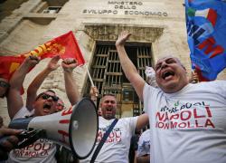 Chiusura Whirlpool Napoli, il premier Conte: ' Il Governo non resterà indifferente, siamo al vostro fianco'