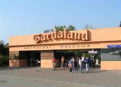 Partnership Gardaland ed Enel X:  al Parco arrivano i primi 8 punti di ricarica per favorire la mobilità sostenibile