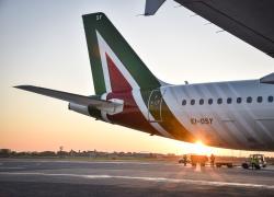 Alitalia, faro dell'Ue sulla compagnia: Bruxelles chiede chiarimenti