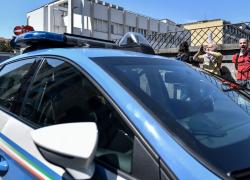 Lecce, sperona auto dell'ex moglie con il figlio a bordo: l'aveva già minacciata con la motosega