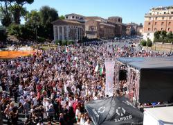 Coronavirus, negazionisti in manifestazione a Roma: sanzioni per 90 'no mask'