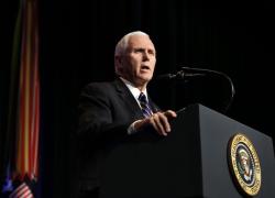 L'ex vice presidente americano Mike Pence si candida contro Trump alle primarie repubblicane per le elezioni del 2024