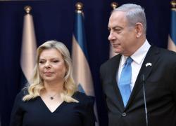 Sara Netanyahu, procura Israele avvia inchiesta: "Ha cercato di intimidire un testimone nel caso di corruzione del marito"