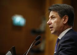 Nuovo Dpcm, Conte: 'Non diamo schiaffi a nessuno, fermiamo il treno o saremo travolti'