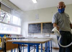 Coronavirus, Bassetti: 'Scuole aperte, come nel resto d'Europa'