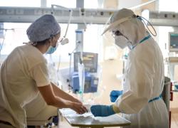 Covid, "Tachipirina e vigile attesa ha causato la morte di migliaia di persone": è omicidio di Stato