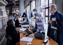Covid vaccino, ecco quando arriva in Italia e quante dosi