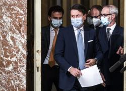 Governo, spunta il piano anti-Covid: liberi per Natale, ma a metà gennaio si richiude tutto. Rumors
