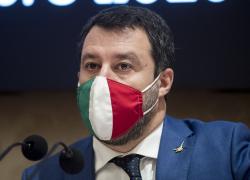 Natale 2020, Salvini su Boccia: 'Anticipare alle 22? Certi Ministri neanche al Monopoli...'
