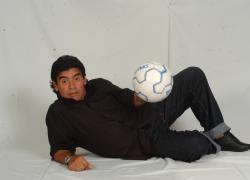 Maradona donne: una moglie, molte amanti. Gli amori turbolenti del dio del calcio