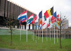 Eurostat, a luglio inflazione dimezzata al 2,6% dal 5,3% (-50,9%) nell'area euro; Ue a 2,8% dal 6,1% (-54,1%)