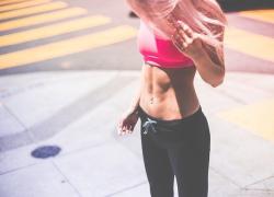 Pancia piatta: dieta e rimedi naturali per dimagrire e rassodare. Ecco 5 segreti