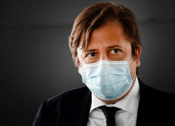 Sfiducia Speranza, Sileri lo scarica: "Dicevano che il piano pandemico è aggiornato"