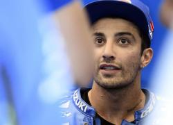 Andrea Iannone ha una fidanzata? Beccato con la figlia di un famoso cantante
