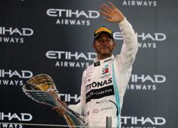 Formula 1, Hamilton premiato dall'ACI. Damiani: 'Un premio letteralmente unico per un pilota unico'