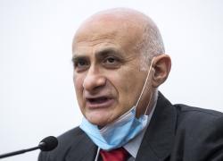 Covid, Ippolito accusa Speranza: "Decideva la politica, non la scienza come volevano far credere, Cts dava consigli poi ignorati"