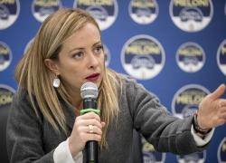 Sondaggi politici, Conte crolla e Giorgia Meloni lo supera: è la leader più apprezzata d'Italia