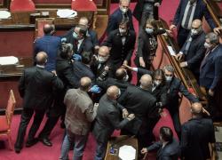 Decreto sicurezza, ancora bagarre in Senato. Lega: 'Governo ne prenda atto'