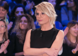 C'è Posta per Te anticipazioni stasera 9 gennaio: ospiti Sabrina Ferilli e Luca Argentero