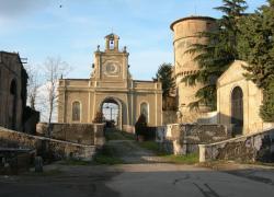 Divieto spostamenti a Natale, famiglie divise in casa: appartamenti su due comuni