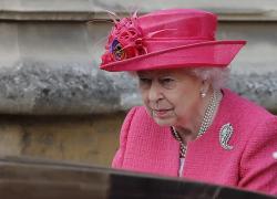 Regina Elisabetta, a Windsor scatta l'allarme: intrusi fanno irruzione nel castello