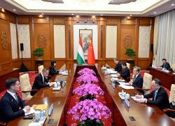 Cina: ministro Esteri esorta solidi legami con Europa per maggiore stabilità mondiale