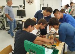 Portogallo: workshop professionalizzante cinese promuove manodopera qualificata
Luban Workshop offre formazione di qualità in automazione elettrica, robotica industriale