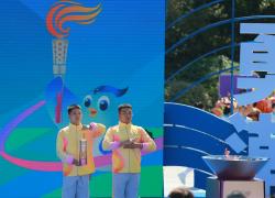Cina: staffetta della torcia dei Giochi para-asiatici ad Hangzhou (1)