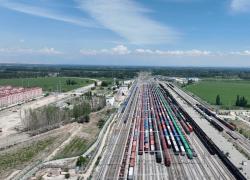 Cina: porto di frontiera registra aumento traffico merci