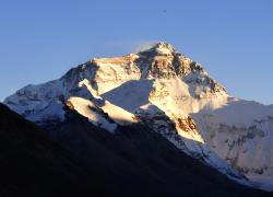 Cina: panorama del monte Qomolangma (3)