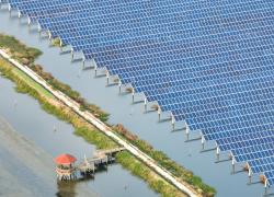 Cina: aumenta capacità installata delle energie solare ed eolica
