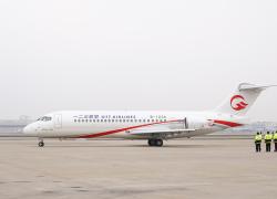 Cina: consegna primi due aerei da carico ARJ21 convertiti