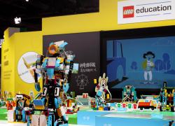 Cina: CIIE, LEGO espone nuovi giochi ispirati a cultura nazionale (1)