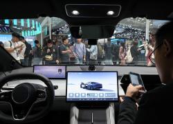 Cina: sistemi guida autonoma a fiera internazionale auto di Guangzhou (1)