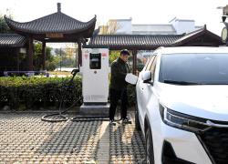Cina: funzionario, 1,64 mln NEV in funzione a livello commerciale