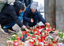 Repubblica Ceca: lutto per le vittime della sparatoria a Praga (1)