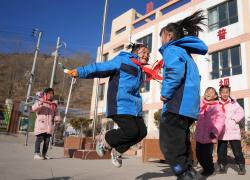 Cina: Gansu, riprendono lezioni in zone colpite dal sisma