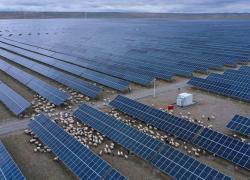 Cina: altopiano Qinghai-Tibet, al via progetto fotovoltaico da 900 MW