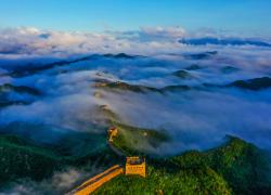 Cina: veduta aerea della Grande Muraglia nello Hebei (2)