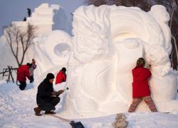 Cina: Heilongjiang, sculture di neve a Harbin