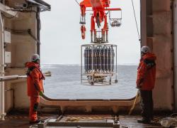 Cina: Xuelong 2 conduce spedizione scientifica in mare di Amundsen (2)