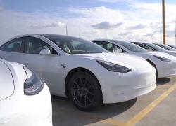 Cina: esportazioni di auto raggiungono livello record nel 2023