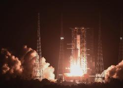 Cina: lancio del nuovo veicolo spaziale cargo in 60 secondi
Ieri sera è stato lanciato Tianzhou-7 per consegnare rifornimenti a stazione spaziale Tiangong
