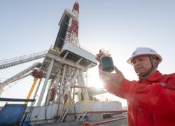 Cina: produzione petrolio greggio aumenta a dicembre 2023