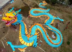 Cina: preparativi per lo spettacolo delle lanterne a Zigong (1)
