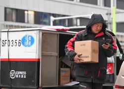 Cina: settore consegne espresse registra crescita a due cifre nel 2023