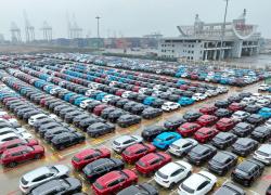 Cina: Fujian, esportazione di veicoli nel porto di Fuzhou (2)