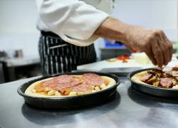 Cina: Chongqing, chef italiano crea piatti fusion per Festa primavera
Prepara piatti che combinano cucina italiana con tradizioni culinarie, culturali di Chongqing