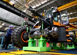 Cina: imprese industriali registrano ripresa costante nel 2023